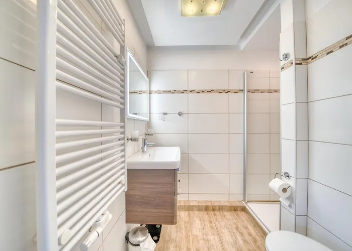 - Haus L, App 0l0408